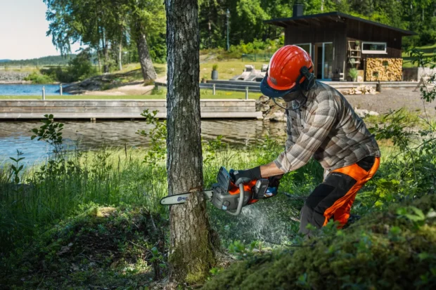 Husqvarna 242i Aku píla (bez aku a nabíjačky)